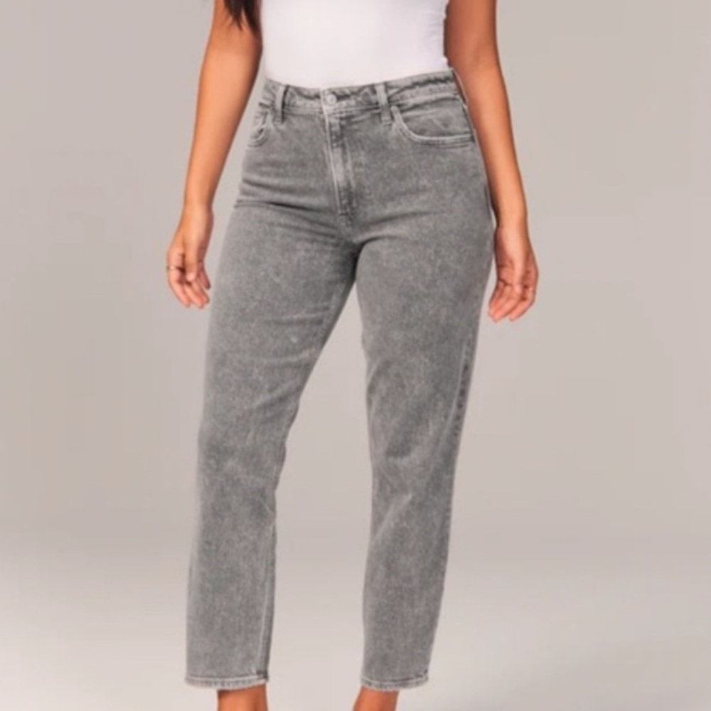 Abercrombie Curve Love The Mom High Rise Jeans Women’s 32 14S Gray Denim Grunge
